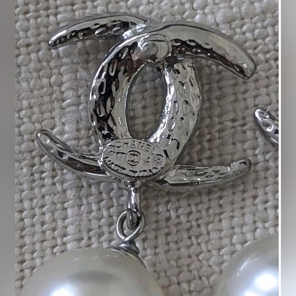 🔥Chanel CC Moon Crystal Faux Pearl Dangle Piercing Earrings - Picture 12 of 12